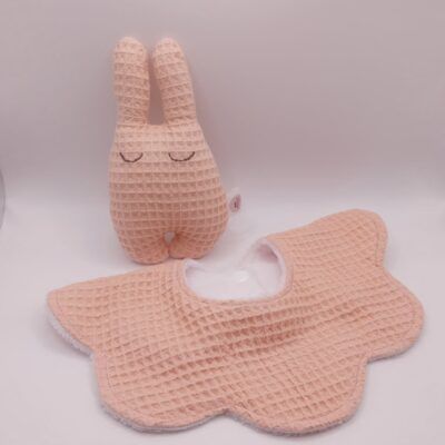 Peluche y babero bebe